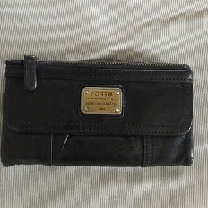 FOSSIL WOMENS WALLET IN PERFECT CONDITION